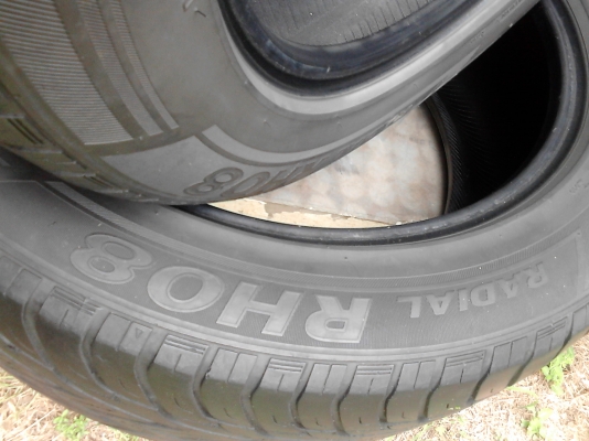 265/50R20 ไม่มีปะทั้ง 2 เส้น . ปี 11 TEL.081-427-3941