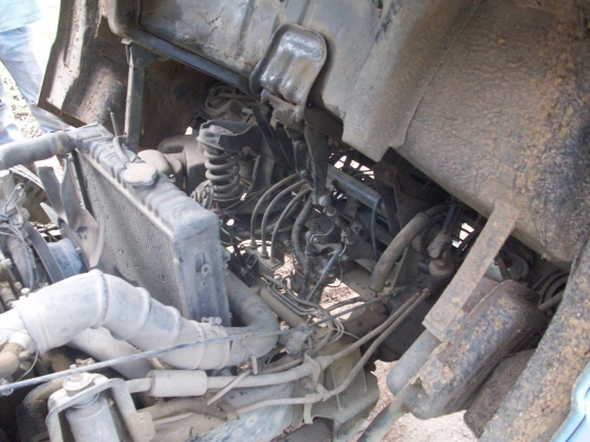 รถบรรทุก หกล้อ  NKR  100 แรง พวงมาลัยเพาเวอร์  พร้อมใช้งาน