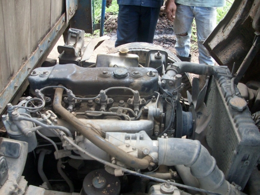 รถบรรทุก หกล้อ  NKR  100 แรง พวงมาลัยเพาเวอร์  พร้อมใช้งาน