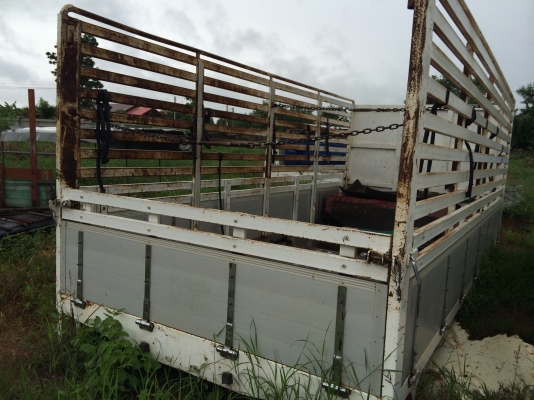 ขายกะบะอีซูซุ 6 ล้อช่วงยาว 5 เมตร กะบะเหล็ก แผงข้างมิเนียม มีคอกสูง ถอดจาก อีผซูซุ NPR