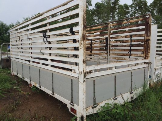 ขายกะบะอีซูซุ 6 ล้อช่วงยาว 5 เมตร กะบะเหล็ก แผงข้างมิเนียม มีคอกสูง ถอดจาก อีผซูซุ NPR