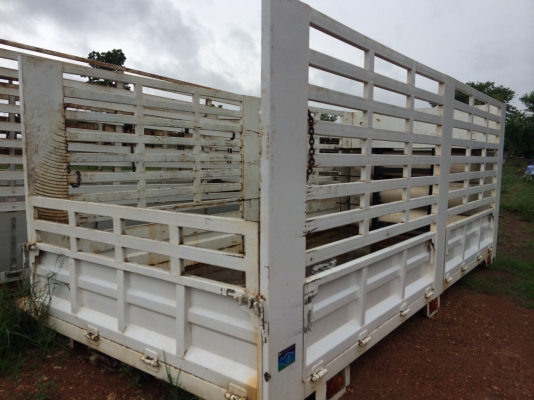 ขายกะบะอีซูซุ 6 ล้อช่วงยาว 5 เมตร กะบะเหล็ก แผงข้างมิเนียม มีคอกสูง ถอดจาก อีผซูซุ NPR