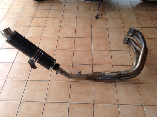 ธารนนทบุรี//ขายท่อเลสใส่ honda cb1300 ปี99-2000 ราคา15,000 บาท