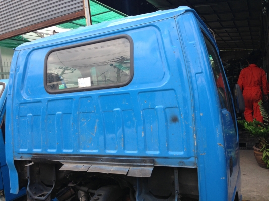 ขายหัว. อีซูซุ NKR. การ์ตูน หลังคาสูง 12 โวล์ต