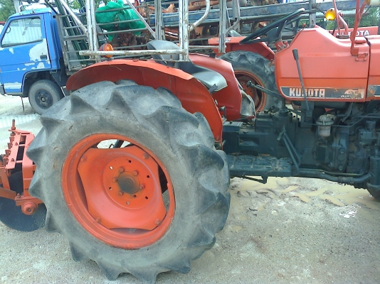 ขาย KUBOTA L2601DT4WD ราคาถูกๆพร้อมใช้งาน
