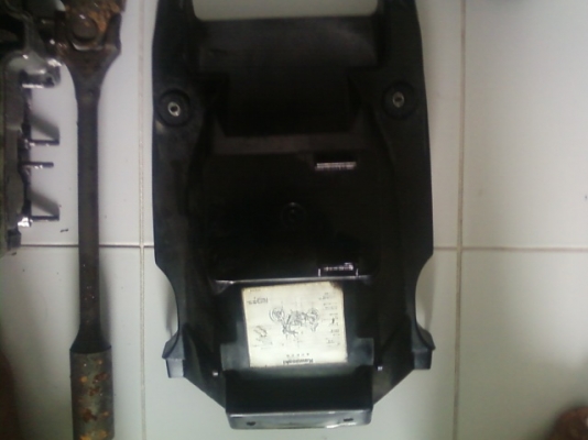 ขายชุดบังโคลนหลัง อิลิมิเนเตอร์ KAWASAK 400 CC ราคา 1000 บาท