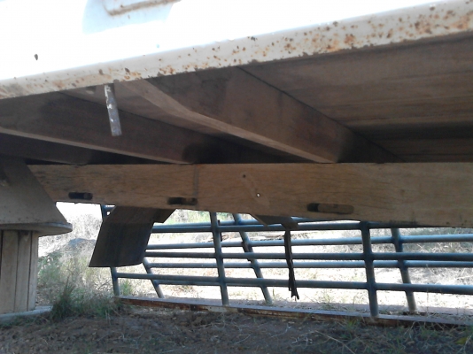 ขาย กระบะรถ6ล้อกลาง พร้อมเหล็กข้าง