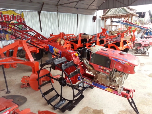 เครื่องคูโบต้า RT110 เดิมๆ โครงกระทิงแดง ยกชุด 40000 บาท