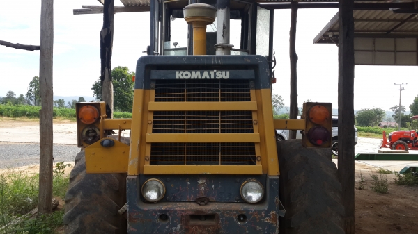 ขายรถตัก KOMATSU 515-2 สวยๆครับ ขายรถตัก KOMATSU 515-2 สวยๆครับ