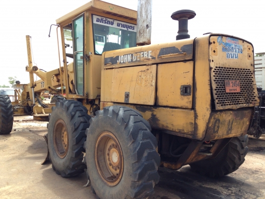 รถเกรดjohn deer