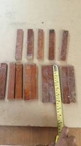 ไม้ปาเก้ไม้สักถูกๆไม้สักครับมีประมาณ 800 ตารางเมตรครับไว้ดัดแปลงทำอย่างอื่นงานศิลป์ต่างๆได้ครับ  ตารางเมตรละ 100  บาทครับราคานี้คุ้มมากครับ