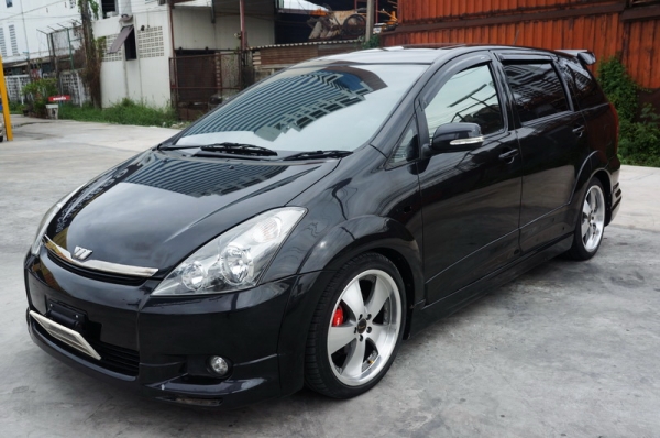 TOYOTA WISH ปี 2004 ตัว TOP ขายรถสวย ชุดแต่งรอบคัน หลังคา sunloob ติดแก็ส LPG หัวฉีด (ENERGY REFORM) ล้อ MAX แต่ง เบาะหนัง เครื่องแน่น ช่วงล่างดี แอร์เย็นๆ ภายในสถาพสวย สีสวย รถพร้อมใช้งาน จัดไฟแนนได้