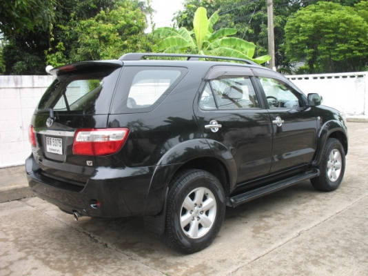 FORTUNER LPG โดนัท 2.7 AUTO ไม่เคยชนครับ FORTUNER LPG โดนัท 2.7 AUTO ไม่เคยชนครับ