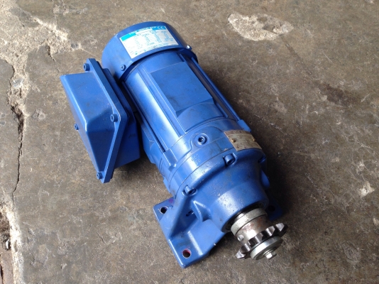 ขายมอเตอร์เกียร์ Cycro drive Sumitomo 1/4 HP. 380V อัตราทด 1:29 สภาพของใหม่ไม่เคยใช้งาน สามารถต่อใช้ไฟบ้านได้ครับ พร้อมใช้งาน