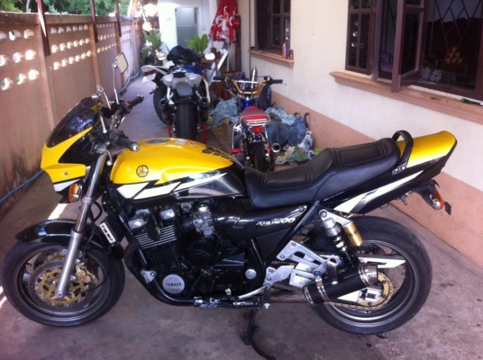 มาใหม่ cb400 ปี98 รุ่นฉลอง50ปีแท้ ปรับราคาใหม่ รถอีก 5คัน ครับต่อลองได้