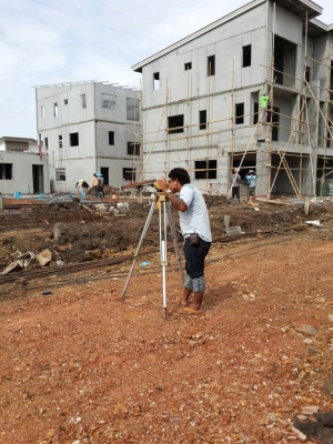 รับงานสำรวจเพื่อการก่อสร้าง ด้วยกล้องTotal station ติดต่อ คุณจรัญเจริญ (โจ) 081-7539527