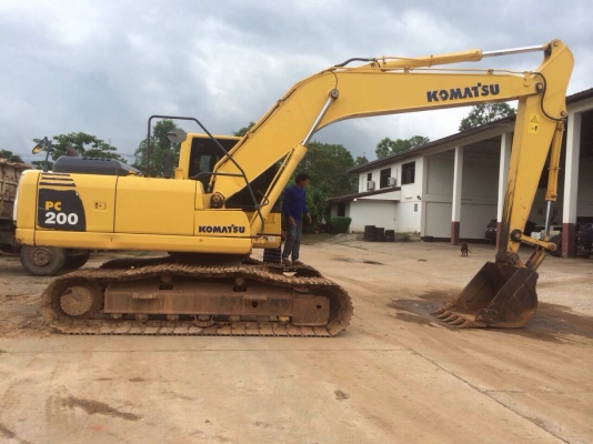 KOMATSU PC200-8 ใช้งาน8250ช.ม เอกสารเล่มทะเบียน