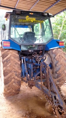 ขายดาวน์ รถไถนา FORD6640-2เพลามีตู้เก๋งมีผาน7+ดันหน้า