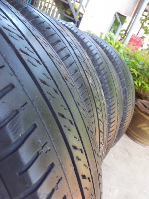 ขายยาง Dunlop LT 37  215/65/16  ปี 11