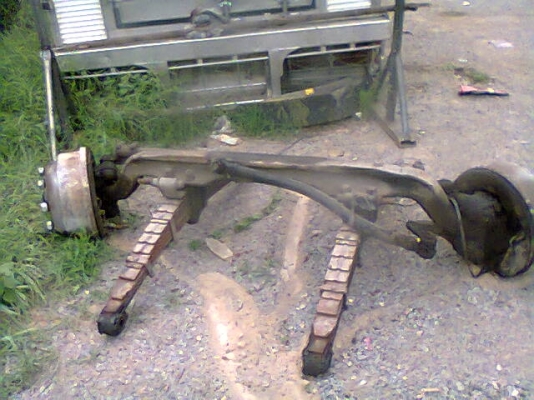 ขายคานหน้า HINO ZUMO 227 ยังอยู่บนรถครับ(ไม่ให้แหนบ) ขาย18,000บาท 0892095791(บอย) เอาแหนบด้วย 25,000บาท