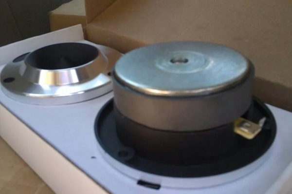 ขายซับโม 10 นิ้ว พร้อมกลางแหลม 1คู่ ขายซับโม 10 นิ้ว พร้อมกลางแหลม 1คู่