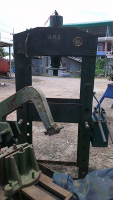 Sell> ขายแท่นอัดไฮดรอลิค 30 Tons TMC ใช้งานได้ทันทีครับ กำแพงแสน นครปฐมครับ