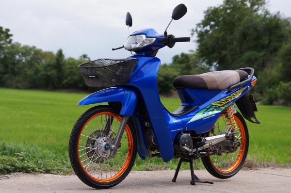 ขาย HONDA WAVE 110 ทะเบียนพร้อมโอน ภาษี พ ร บ 2556 ขาดยังไม่ถึงปี ครับ แต่งภายนอกสวย สะอาด สภาพตามรูป เครื่องเดิม เงียบ ดีมาก ขับดี ครับ