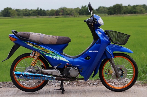ขาย HONDA WAVE 110 ทะเบียนพร้อมโอน ภาษี พ ร บ 2556 ขาดยังไม่ถึงปี ครับ แต่งภายนอกสวย สะอาด สภาพตามรูป เครื่องเดิม เงียบ ดีมาก ขับดี ครับ