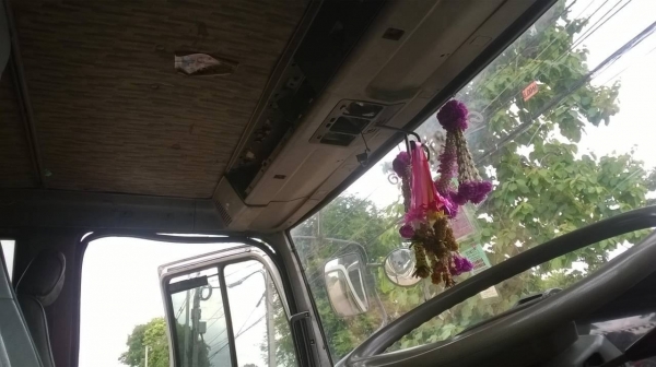 ขาย 10 ล้อเพลาเดียว HINO FL3H คัสซีสวยจัดตลอดเส้น เครื่องเดิม HO7D 195 HP เกียร์เดิม ยางเต็ม หัวเก๋งบางไม่มีผุ ทะเบียนเต็มพร้อมโอนครับ ขาย 10 ล้อเพลาเดียว HINO FL3H คัสซีสวยจัดตลอดเส้น เครื่องเดิม HO7D 195 HP เกียร์เดิม ยางเต็ม หัวเก๋งบางไม่มีผุ ทะเบียนเต็มพร้อมโอนครับ