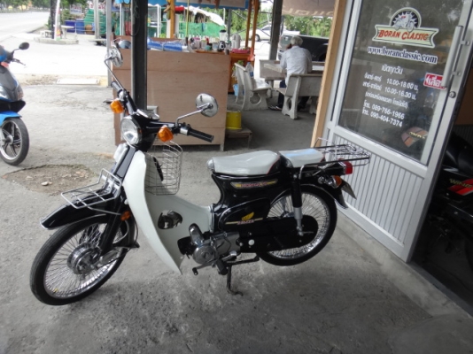 ขายc70สีดำเงาใหม่สวยๆเครื่องดรีมมีสตาร์ทมือทะเบียนพร้อมโอนอยู่กทมบางแค(ร้านโบราณคลาสสิคเจ้าเก่า)ไลท์บางแคหรือปอบางแคโทร0897661966