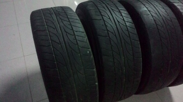 ดันล็อป lm703 ปี11 สภาพพอใช้ได้