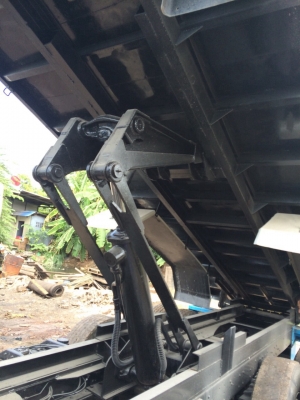 ฮีโน่เปอเฟีย12ล้อดั้มติดเครน5ตันรถสวยพร้อมใช้ครับ