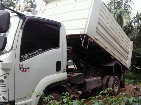 ISUZU FRR มือหนึ่งออกห้าง  ขายสด 980,000 บาทค่ะ