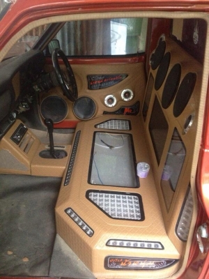 ขาย Datsun 620 ช้างเหยียบ 4ขอ ไฟนอน สีสวยไม่มีผุ 79000 บาท