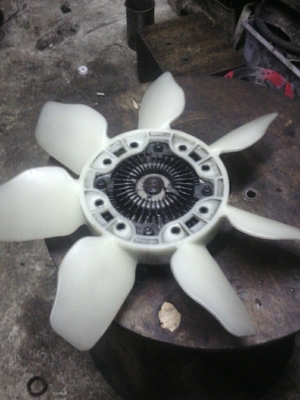 พัดลมฟรีปั้มหน้าเครื่อง รถวีโก้