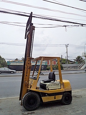 ขายรถยกนิสสัน 1.5 ตัน (รุ่นใหม่-มีหลังคา) เครื่องเบนซิน เกียร์ออโต้ กระบอกคู่ เสาสูง 3 เมตร ยางตันใหม่ พวงมาลัยเพาเว่อร์ สีเดิมจากนอก นำเข้าจากญี่ปุ่น ใช้งานได้ทันที ราคา170000 ขายรถยกนิสสัน 1.5 ตัน (รุ่นใหม่-มีหลังคา) เครื่องเบนซิน เกียร์ออโต้ กระบอกคู่ เสาสูง 3 เมตร ยางตันใหม่ พวงมาลัยเพาเว่อร์ สีเดิมจากนอก นำเข้าจากญี่ปุ่น ใช้งานได้ทันที ราคา170000