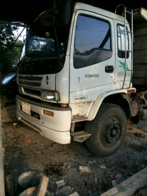 10ล้อดั้ม ISUZU 270แรงยูโร1 มีระบบลาก รถบรรทุกขี้ยางพาราแห้ง.. ห้างแท้เดิมๆรถใช้งานอยู่ทุกวัน...รถดี สภาพดี สีอ่อนหน่อย...