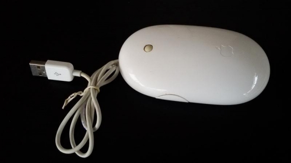 ขาย Apple Magic Mouse มือ2 ใช้งานได้ปกติ สภาสวยมาก 95 เปอร์เซ็นต์ ราคาตัวละ 800 บาทพร้อมส่งทั่วไทย ขาย Apple Magic Mouse มือ2 ใช้งานได้ปกติ สภาสวยมาก 95 เปอร์เซ็นต์ ราคาตัวละ 800 บาทพร้อมส่งทั่วไทย