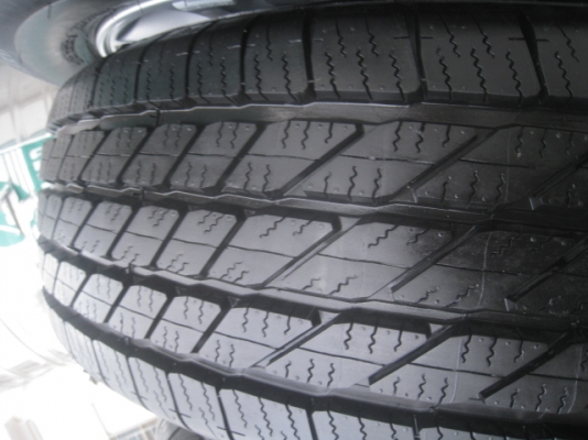 ขายล้อแม็กป้ายแดง toyota fortuner 17"x7.5"พร้อมยางปี 14สนใจติดต่อเล็กคลองสามครับ (081-3747940)