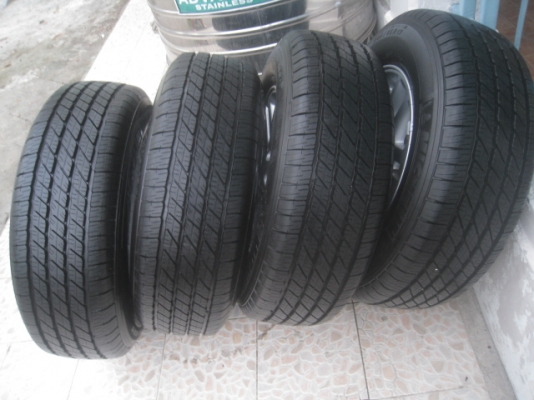 ขายล้อแม็กป้ายแดง toyota fortuner 17"x7.5"พร้อมยางปี 14สนใจติดต่อเล็กคลองสามครับ (081-3747940)
