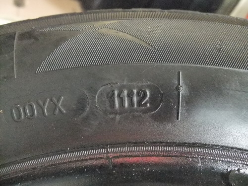 ยาง michelin 185/60/15 ปี12 สภาพสวยๆ ดอกหนามาก