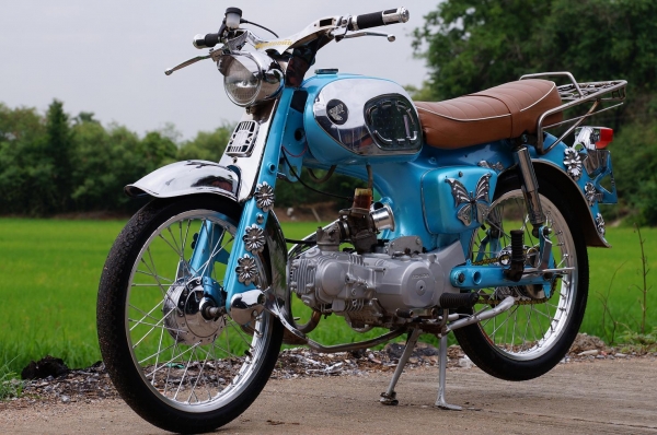 ขาย HONDA C 200 เครื่อง WAVE Z พร้อมทะเบียน เล่มโครง เล่มเครื่อง เลขตรง สภาพตามรูป สวย กริป เครื่องเดิมดีมาก ขับแน่นดี พร้อมใช้ครับ