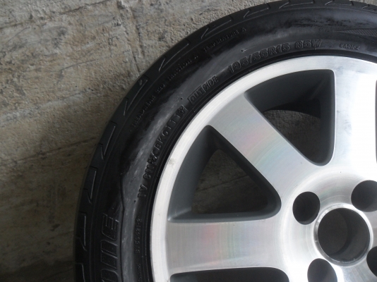 ล้อแม็ก 15นิ้ว 4รู100 พร้อมยาง ปี11 สวยๆ 4 ล้อ ราคา 4300 บาท