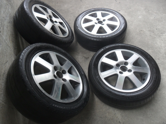 ล้อแม็ก 15นิ้ว 4รู100 พร้อมยาง ปี11 สวยๆ 4 ล้อ ราคา 4300 บาท