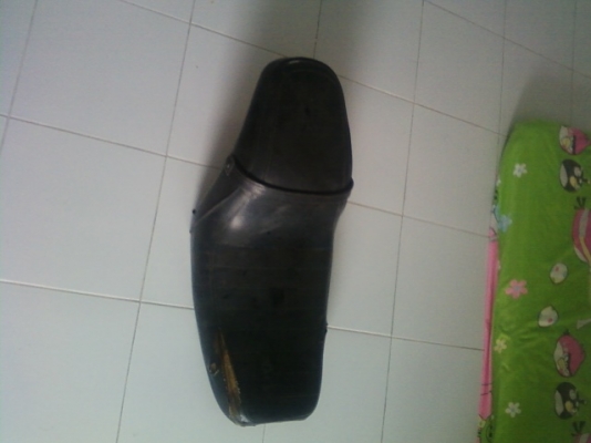 ขายเบาะนั่ง อิลิมิเนเตอร์ KAWASAK 400 CC ราคา 1000 บาท