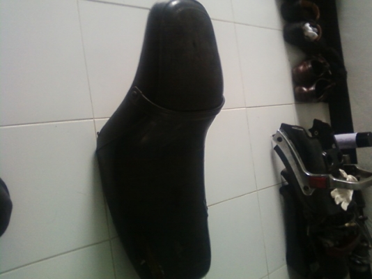 ขายเบาะนั่ง อิลิมิเนเตอร์ KAWASAK 400 CC ราคา 1000 บาท