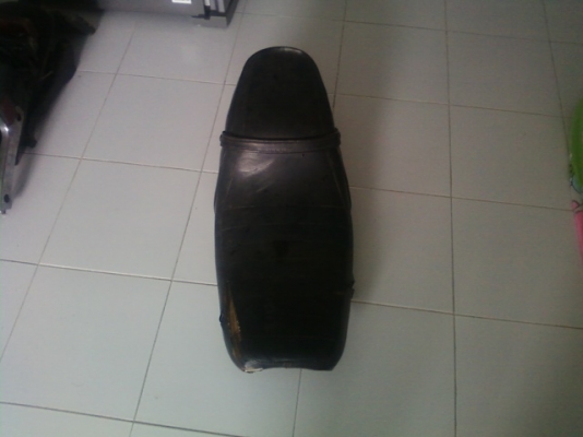 ขายเบาะนั่ง อิลิมิเนเตอร์ KAWASAK 400 CC ราคา 1000 บาท