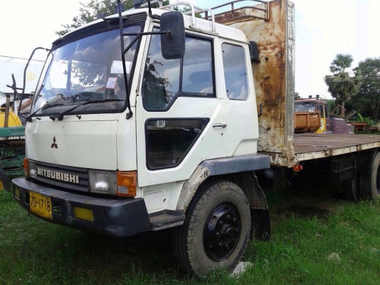 ขายรถบรรทุกหกล้อพื้นเรียบ MITSUBISHI เครื่อง 6D14 - 195 แรง ทะเบียนแจ้งจอด