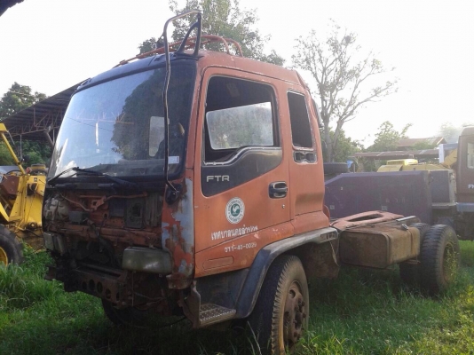 ขายแชสซีรถหกล้อ ISUZU DECA เครื่อง 195 แรง FTR33H มี 2 คัน ทะเบียนแจ้งจอด