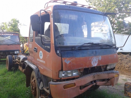 ขายแชสซีรถหกล้อ ISUZU DECA เครื่อง 195 แรง FTR33H มี 2 คัน ทะเบียนแจ้งจอด